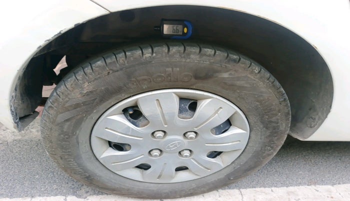 2015 Hyundai i10 SPORTZ 1.1, Petrol, Manual, 1,33,265 km, tyre