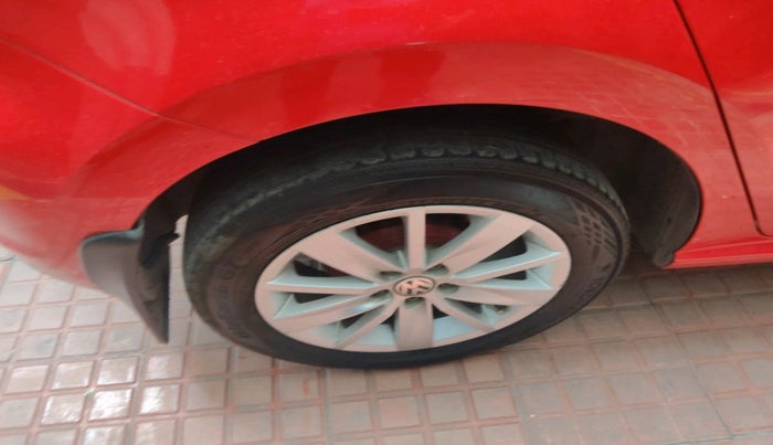 2015 Volkswagen Polo HIGHLINE1.2L, Petrol, Manual, 83,071 km, tyre