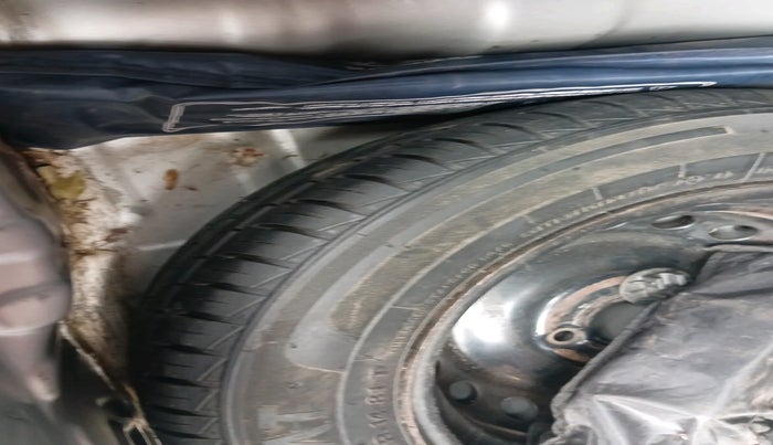 2020 Renault Kwid RXL, Petrol, Manual, 32,718 km, tyre