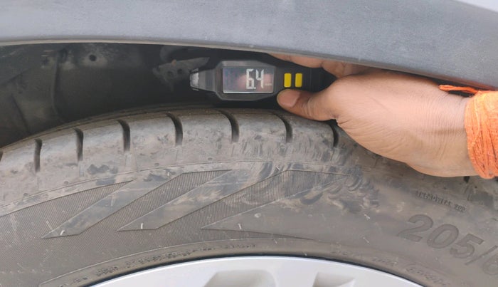 2020 KIA SONET HTK PLUS 1.2, Petrol, Manual, 71,952 km, tyre