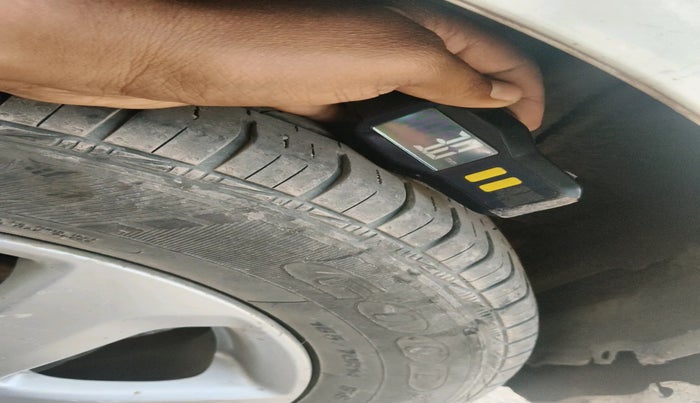 2017 Maruti Celerio ZXI (O), Petrol, Manual, 2,05,268 km, tyre