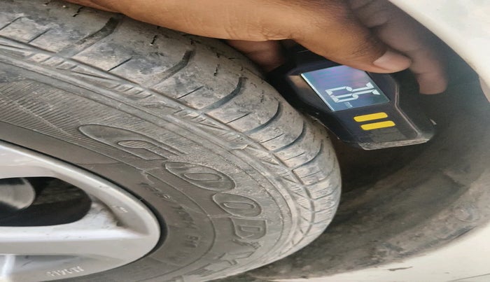 2017 Maruti Celerio ZXI (O), Petrol, Manual, 2,05,268 km, tyre