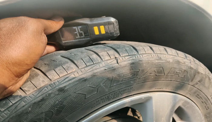 2017 Maruti Celerio ZXI (O), Petrol, Manual, 2,05,268 km, tyre