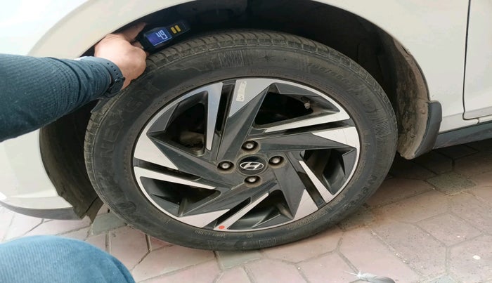 2021 Hyundai NEW I20 ASTA (O) 1.2 MT, Petrol, Manual, 27,394 km, tyre