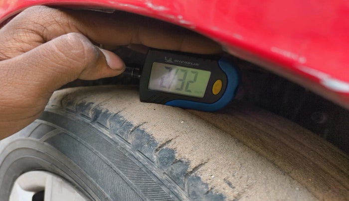 2013 Volkswagen Polo TRENDLINE 1.2L DIESEL, Diesel, Manual, 2,55,859 km, tyre