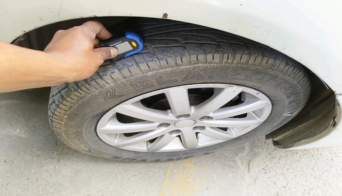 2010 Maruti SX4 ZXI, Petrol, Manual, 91,190 km, tyre