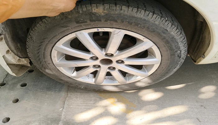 2010 Maruti SX4 ZXI, Petrol, Manual, 91,190 km, tyre