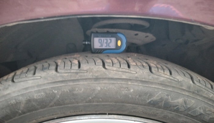 2015 Honda Jazz 1.5L I-DTEC SV, Diesel, Manual, 1,82,391 km, tyre