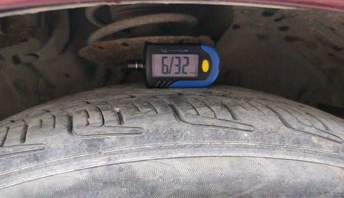 2015 Honda Jazz 1.5L I-DTEC SV, Diesel, Manual, 1,82,391 km, tyre