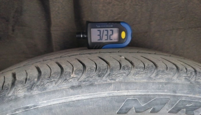 2015 Honda Jazz 1.5L I-DTEC SV, Diesel, Manual, 1,82,391 km, tyre