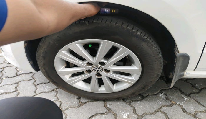 2013 Volkswagen Polo HIGHLINE1.2L, Petrol, Manual, 70,072 km, tyre