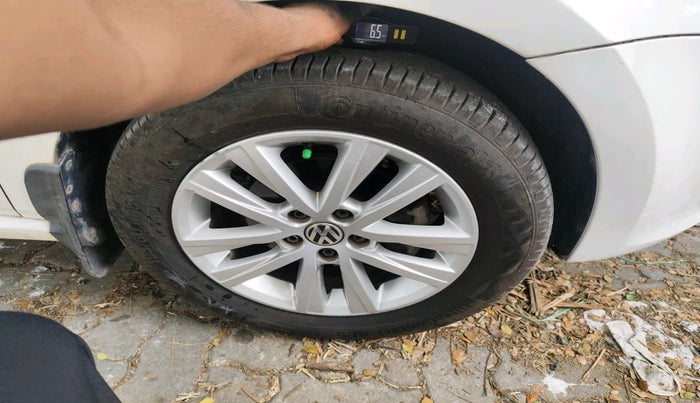 2013 Volkswagen Polo HIGHLINE1.2L, Petrol, Manual, 70,072 km, tyre