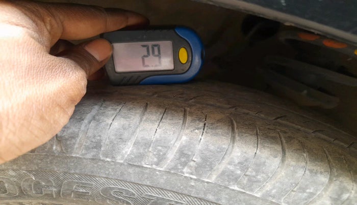 2010 Maruti Alto K10 LXI, Petrol, Manual, 68,240 km, tyre