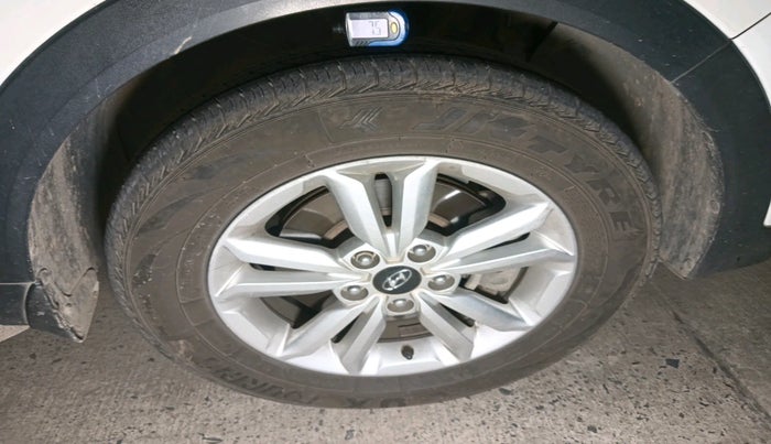 2015 Hyundai Creta SX 1.6 DIESEL, Diesel, Manual, 1,20,601 km, tyre