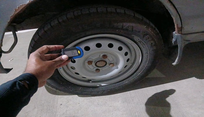 2016 Maruti Eeco 5 STR, Petrol, Manual, 89,230 km, tyre