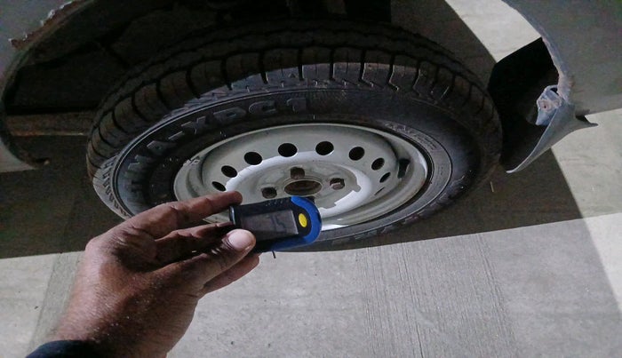 2016 Maruti Eeco 5 STR, Petrol, Manual, 89,230 km, tyre