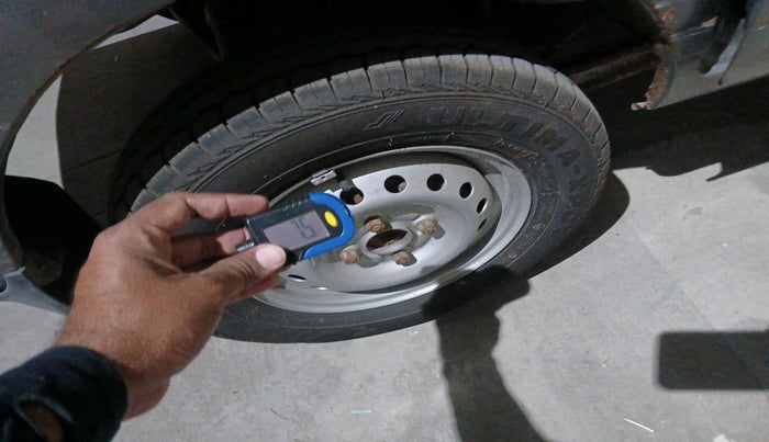 2016 Maruti Eeco 5 STR, Petrol, Manual, 89,230 km, tyre