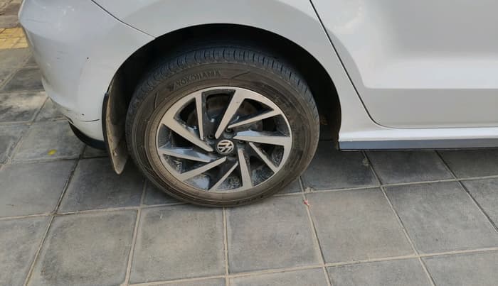 2021 Volkswagen Polo COMFORTLINE 1.0L TSI, Petrol, Manual, 49,487 km, tyre