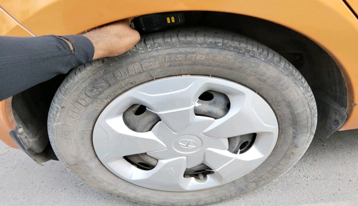 2017 Tata Tiago XZ PETROL, Petrol, Manual, 45,934 km, tyre