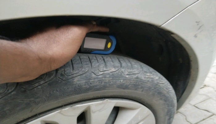 2014 Maruti Ertiga VXI CNG, Petrol, Manual, 66,164 km, tyre