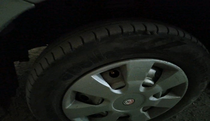 2014 Maruti Wagon R 1.0 LXI CNG, Petrol, Manual, 71,036 km, tyre