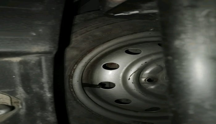 2014 Maruti Wagon R 1.0 LXI CNG, Petrol, Manual, 71,036 km, tyre