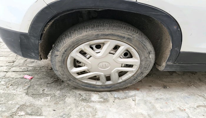 2019 Maruti Vitara Brezza LDI, Diesel, Manual, 1,16,115 km, tyre