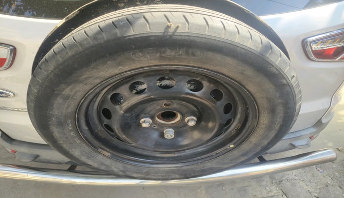 2015 Ford Ecosport TREND+ 1.0L ECOBOOST, Petrol, Manual, 1,13,632 km, tyre