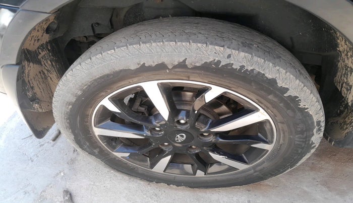 2019 Mahindra XUV500 W11, Diesel, Manual, 94,533 km, tyre