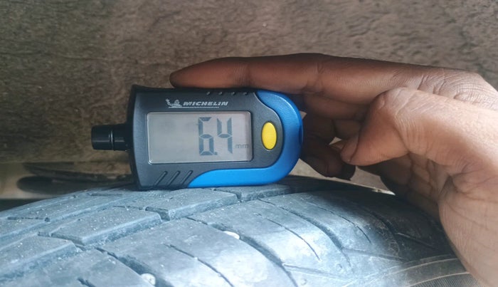 2019 Maruti Alto LXI, Petrol, Manual, 2,136 km, tyre