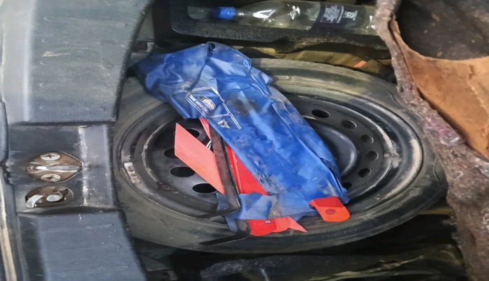 2016 Maruti Wagon R 1.0 VXI, Petrol, Manual, 92,883 km, tyre