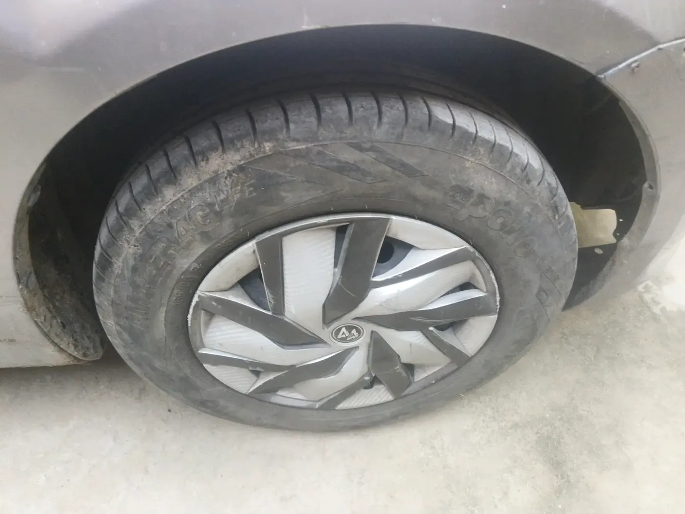 2017 Maruti Swift VXI, Petrol, Manual, 76,554 km, tyre