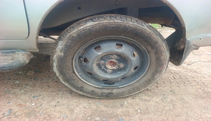2010 Maruti Eeco 5 STR WITH A/C+HTR, Petrol, Manual, 34,720 km, tyre
