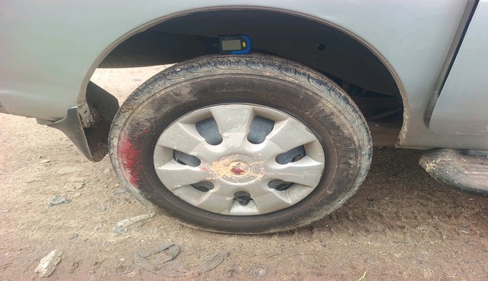 2010 Maruti Eeco 5 STR WITH A/C+HTR, Petrol, Manual, 34,720 km, tyre