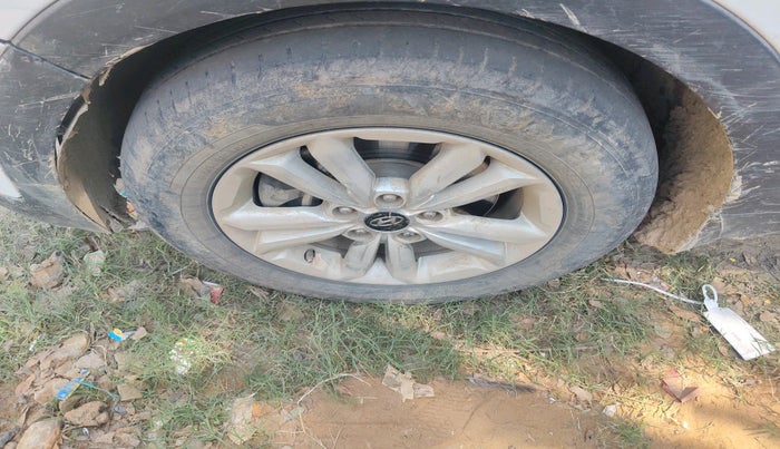 2015 Hyundai Creta SX 1.6 DIESEL, Diesel, Manual, 1,31,271 km, tyre