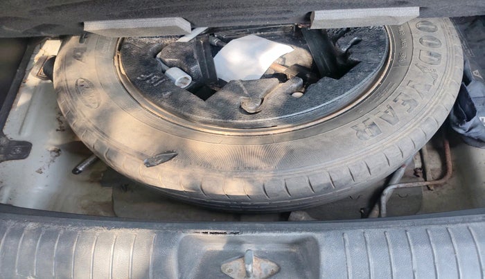 2015 Hyundai Creta SX 1.6 DIESEL, Diesel, Manual, 1,31,271 km, tyre