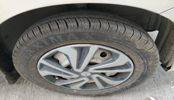 2017 Maruti Wagon R 1.0 LXI CNG, Petrol, Manual, 1,06,093 km, tyre