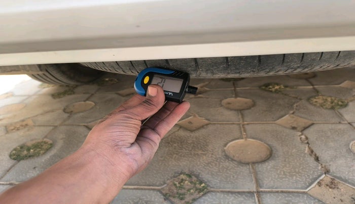 2022 Toyota Innova Crysta 2.4 G 7 STR, Diesel, Manual, 65,903 km, tyre