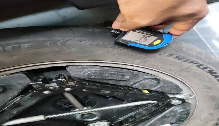 2019 Tata NEXON XMA PETROL, Petrol, Automatic, 64,295 km, tyre