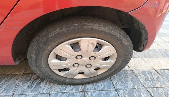 2010 Hyundai i10 MAGNA 1.2, Petrol, Manual, 1,07,374 km, tyre