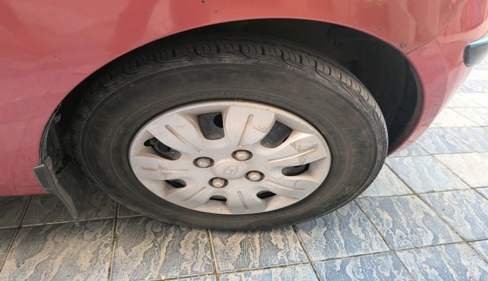 2010 Hyundai i10 MAGNA 1.2, Petrol, Manual, 1,07,374 km, tyre