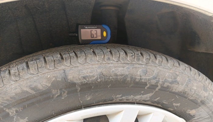 2017 Maruti Dzire VXI AMT, Petrol, Automatic, 48,409 km, tyre