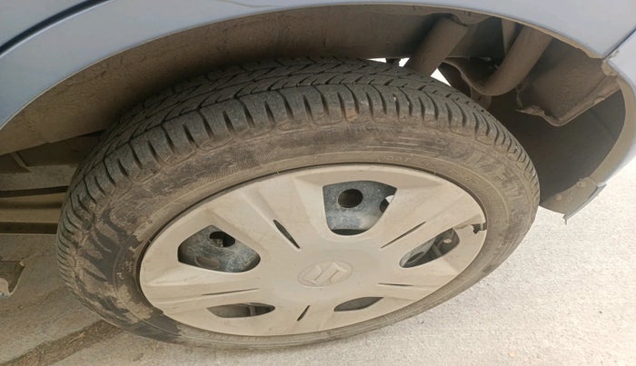 2012 Maruti Wagon R 1.0 VXI, Petrol, Manual, 43,989 km, tyre