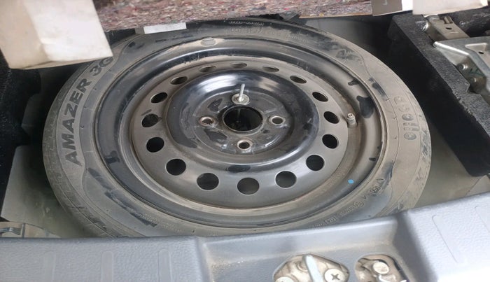 2012 Maruti Wagon R 1.0 VXI, Petrol, Manual, 43,989 km, tyre