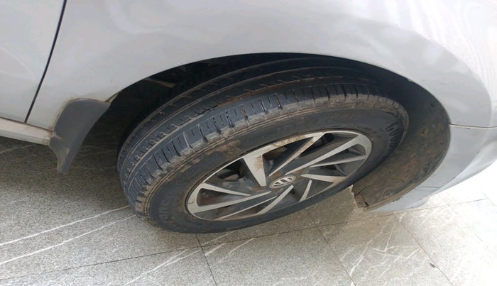 2017 Volkswagen Polo COMFORTLINE 1.2L, Petrol, Manual, 1,25,127 km, tyre