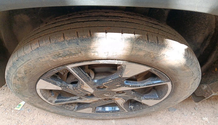 2022 Tata PUNCH ACCOMPLISHED MT, Petrol, Manual, 39,664 km, tyre