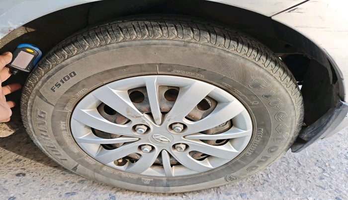 2014 Hyundai i10 SPORTZ 1.1, Petrol, Manual, 66,686 km, tyre