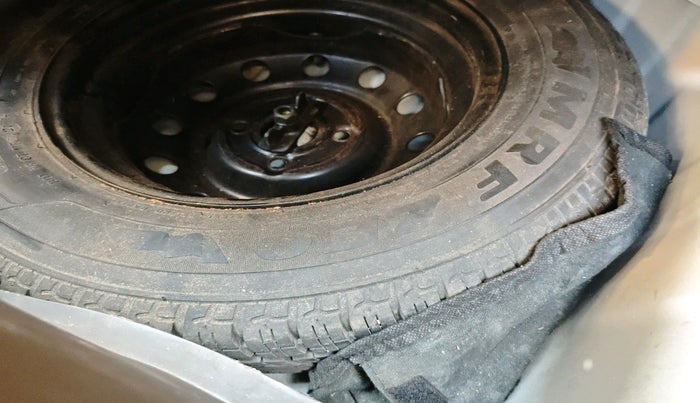 2014 Hyundai i10 SPORTZ 1.1, Petrol, Manual, 66,686 km, tyre