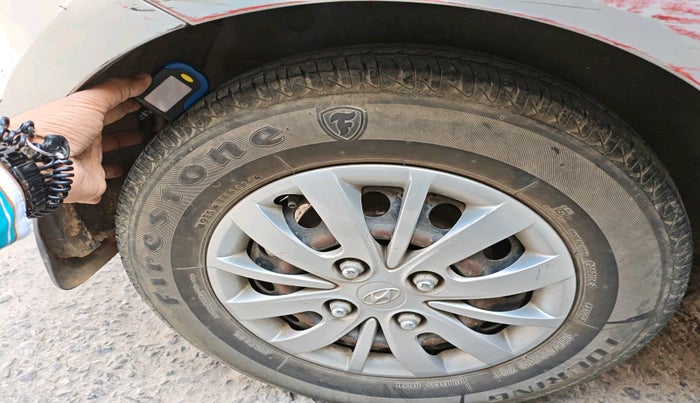 2014 Hyundai i10 SPORTZ 1.1, Petrol, Manual, 66,686 km, tyre