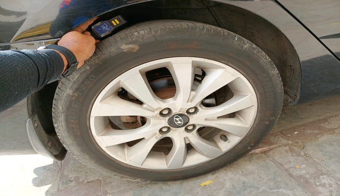 2014 Hyundai Verna FLUIDIC 1.6 CRDI SX AT, Diesel, Automatic, 93,447 km, tyre